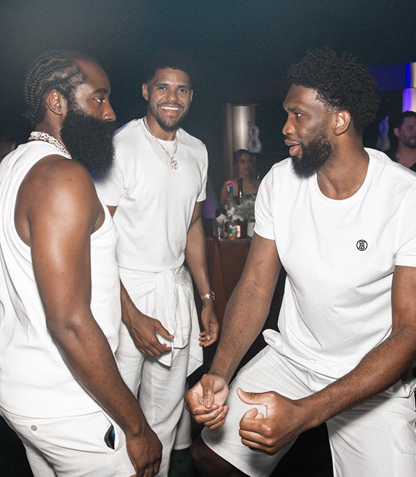 哈登大帝又参加派对! 76人官宣签约贝弗利班巴 登帝领衔12+3名单