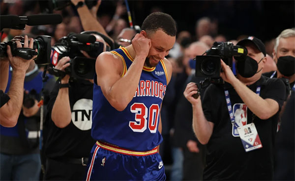 库里：我希望把三分纪录刷新到无人能及 希望获得入选名人堂的承诺