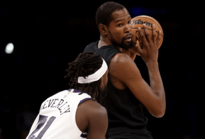 杜兰特回应贝弗利言论：他在骗人 他指挥防守湖人也防不住我