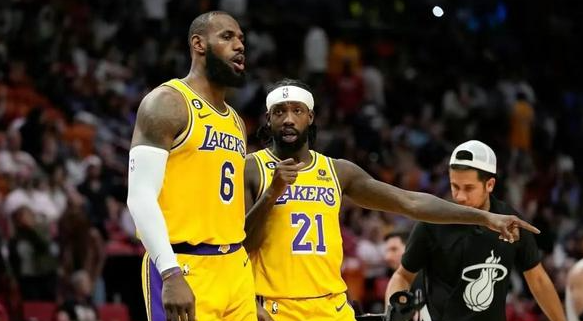 湖人旧将贝弗利爆料：詹姆斯与众不同 我们都练完了他还绑着冰袋扣篮