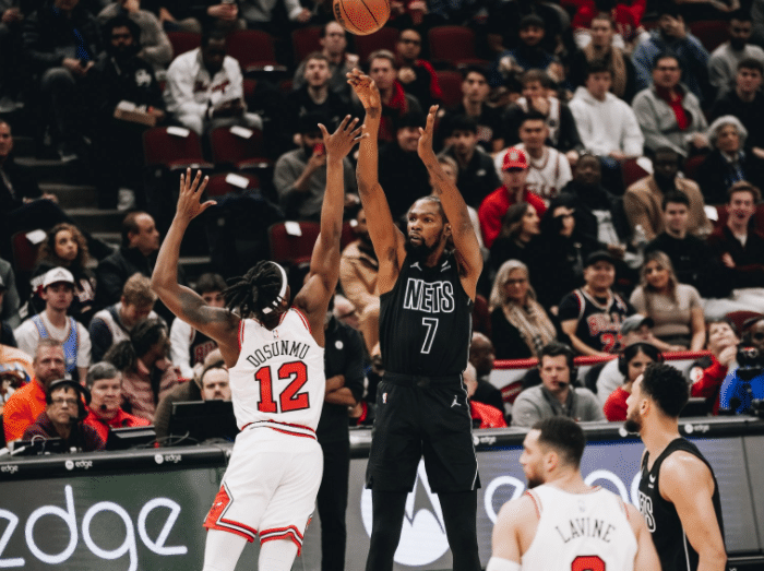 杜兰特44分狂刷纪录：216秒13分太狠 无奈末节5分12连胜遭终结