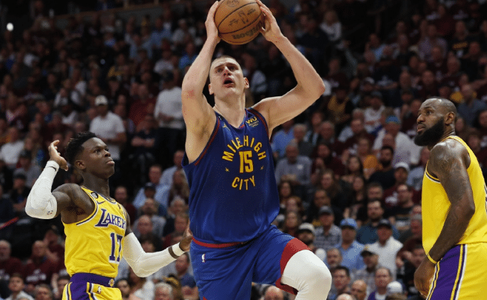 收视率新高！湖人掘金G1创纪录，招牌大战：詹皇死磕约基奇