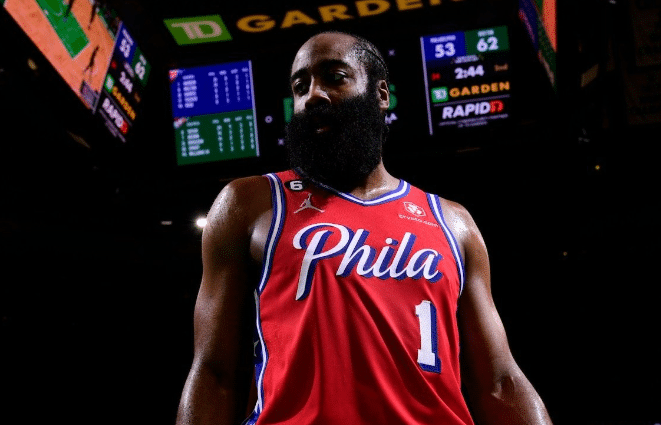 76人赛后狂欢！塔克连续怒吼，恩比德遭无视，哈登45分太淡定