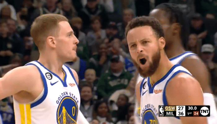 勇士将帅双双吃T：库里不满判罚暴怒技犯 突然离场后重返替补席