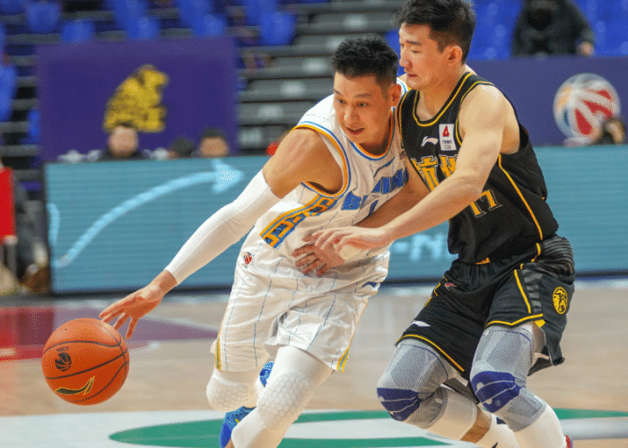 央视直播，林书豪带队避免连败，黑马冲6连胜，哈德森遇到劲敌