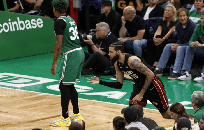 斯玛特放空马丁一幕引热议：换防漏人抱怨裁判 赛后热火功臣偷抹眼泪