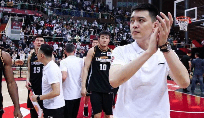 辽篮再度丢冠！杨鸣道歉+郭艾伦痛哭，将一起录制综艺节目