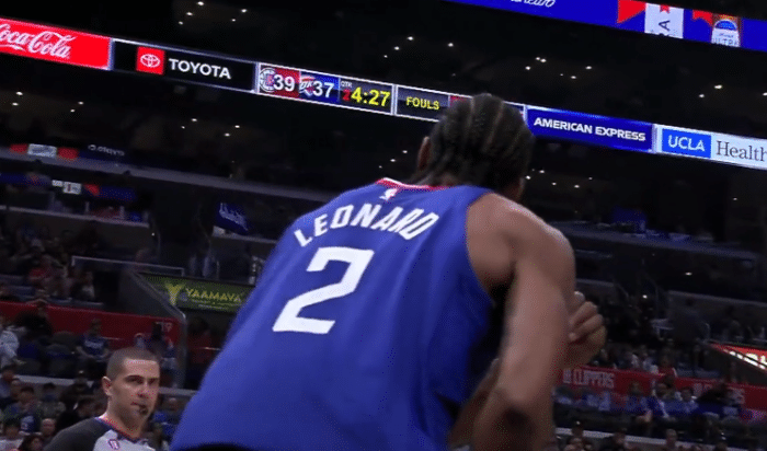 快船连吃3T：小卡抱怨裁判赛季首次技犯 曼恩为老大出头惨遭驱逐