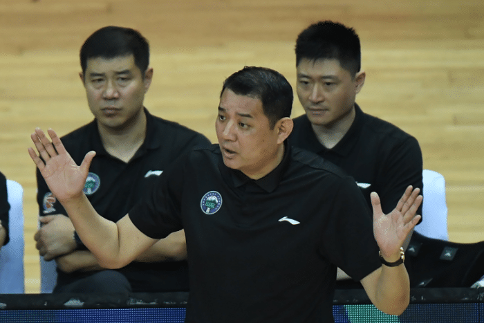 山东男篮新队徽揭晓，巩晓彬离开，丁彦雨航回归，全华班开启征程