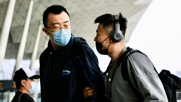 辽宁队出征！高诗岩搞怪，周琦联手郭艾伦，杨鸣带队冲击全运会