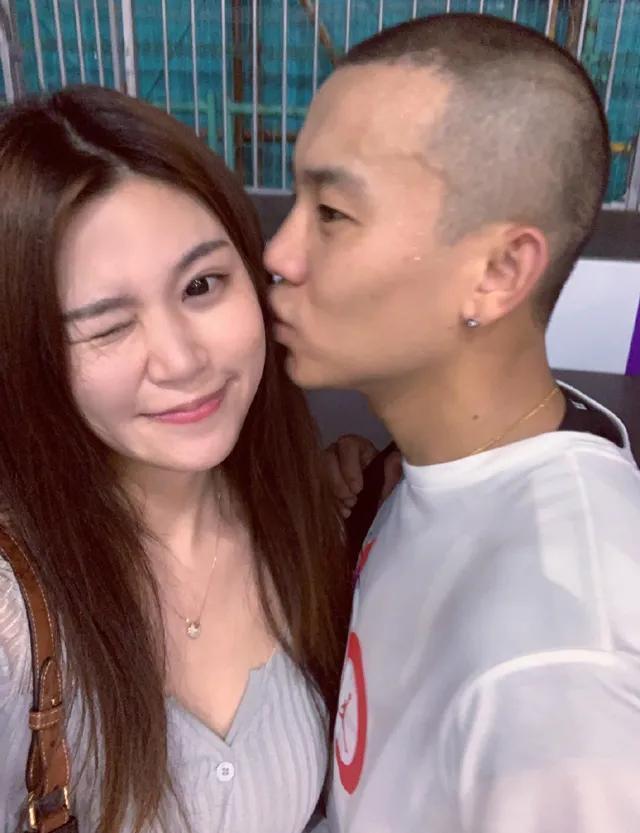 嘲讽徐杰赚钱少，混迹野球场的曹芳一年收入有多少？徐杰两点打脸