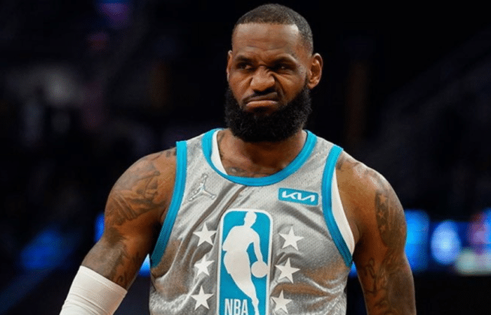 詹姆斯缺席全明星媒体日：或因携爱妻度假 表态最后23战冲击16胜