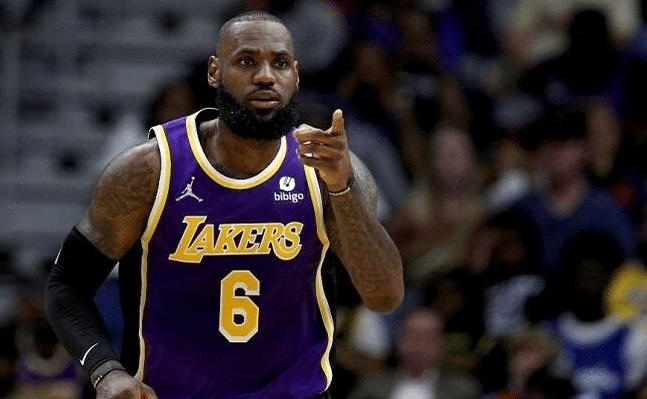 4队全败！湖人并肩弱旅，詹皇尴尬：个人数据出色，球队进攻垫底