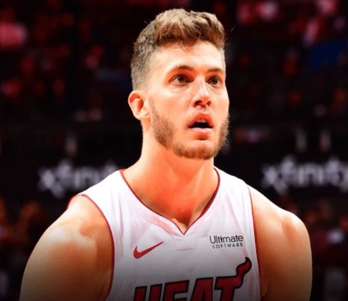 浓眉同届首轮秀时隔2年多重返NBA：计划10天合同签约雄鹿