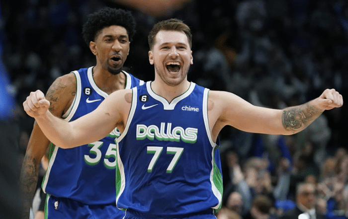 独行侠更衣室疯狂欢曝光：东契奇60+三双引狂赞 赛后直言累死了