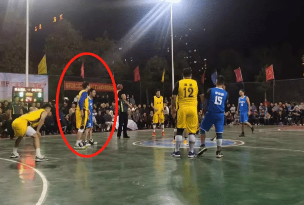 曾是国内顶级锋线，加盟北京男篮成分水岭，如今只能沦落打野球