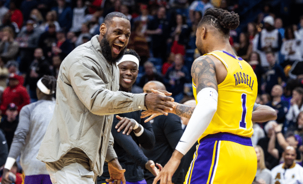 湖人24小时连签7人：续约拉塞尔和里夫斯 詹眉领衔13人冲冠名单