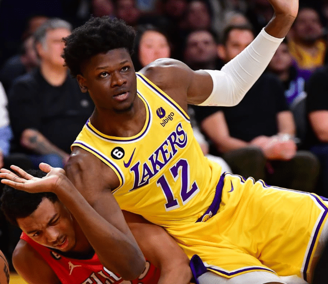 班巴1年合同加盟76人：确定离开湖人 新赛季辅佐恩比德冲击总冠军