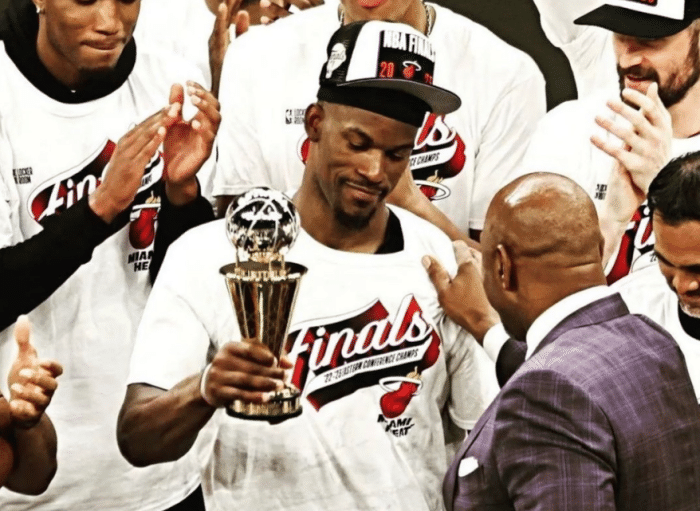 巴特勒计划在热火退役！回应拒绝捧起东部冠军奖杯：我只想赢得总冠军