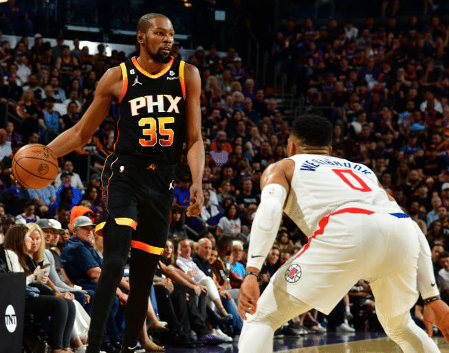 威少大帽杜兰特：防守KD超级卖力 不过死神第二节17分挥舞镰刀