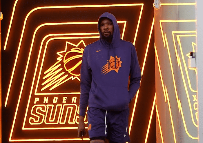 杜兰特正式抵达太阳！离开篮网更多内幕曝光 下赛季或和欧文重聚