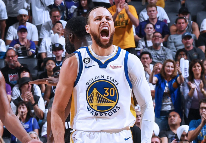 里程碑之夜！库里荣膺4000三分先生，篮球史再添浓墨重彩一笔