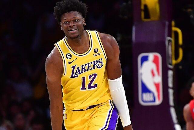 湖人官宣又遭打击：班巴左脚踝高位扭伤至少伤停4周 预计常规赛报销