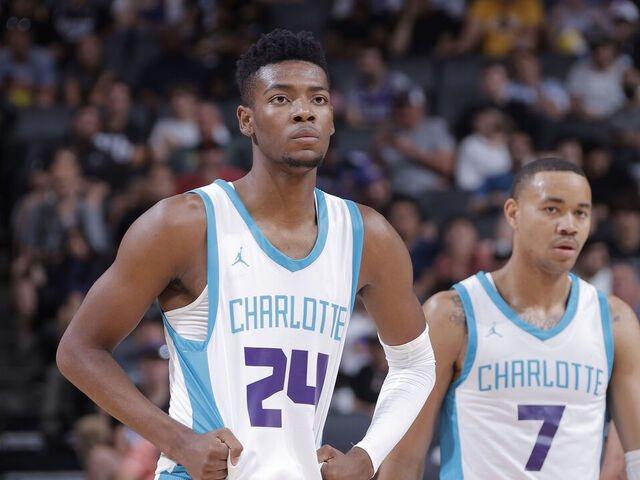 黄蜂榜眼两战10失误15犯规：米勒暴露两大缺陷 乔丹又看走眼了？