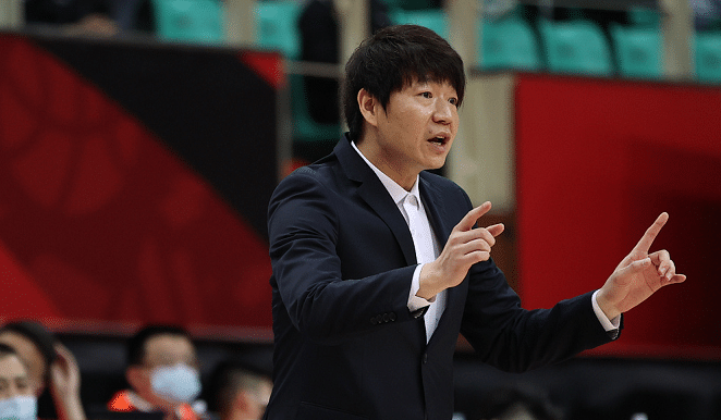 深圳男篮赛季总结！少帅邱彪带队不破不立，沈梓捷缺阵无缘八强