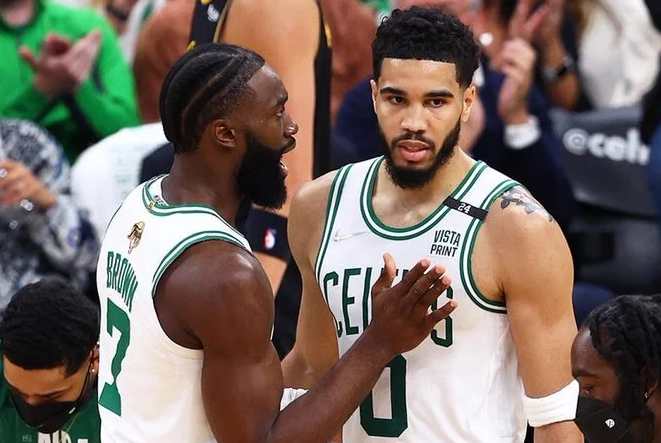 布朗5年3.04亿续约绿军：签历史最大合同连破纪录 顶薪细节曝光