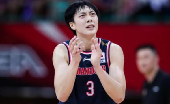 胡妈妈泪崩，23岁胡明轩收获FMVP，他能获得多少奖金？