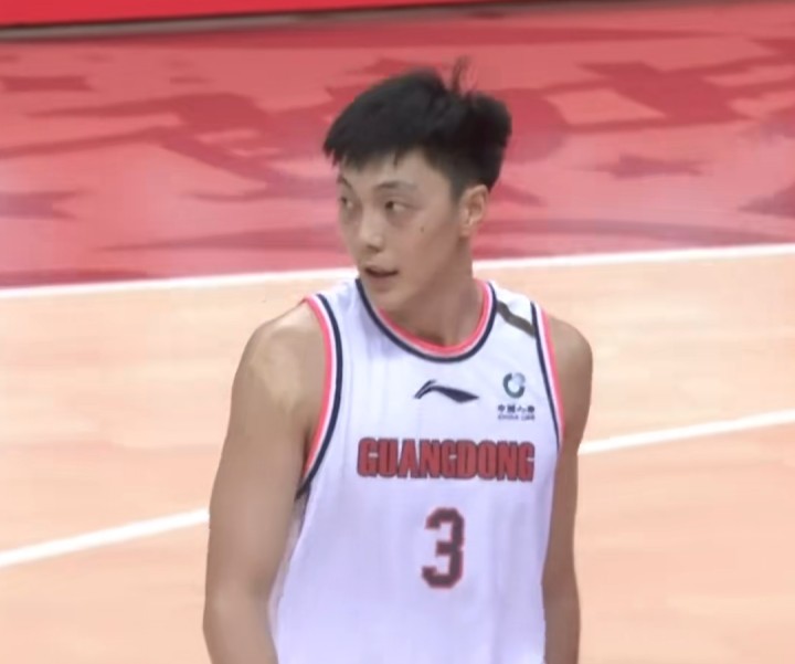 CBA官方：经专家复议组认定 对胡明轩假摔判罚不正确