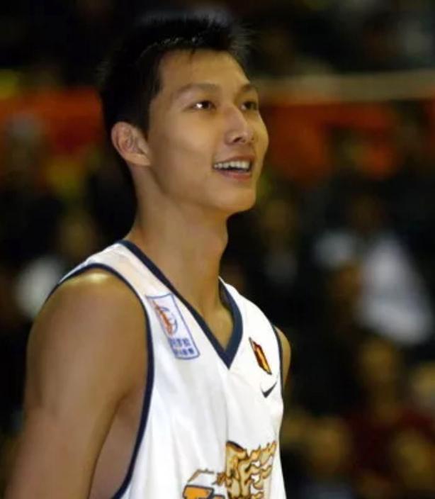 体允许继续为国效力，退役后的易建联会留在广东任职吗？