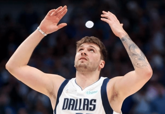 狂轰35+11！东契奇如天神下凡，嗜血三分一剑封喉，球迷抱头膜拜