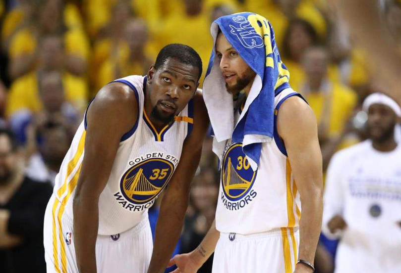 杜兰特解释点赞骂库里事件：坦言手滑点错了 爆粗口后删除推文