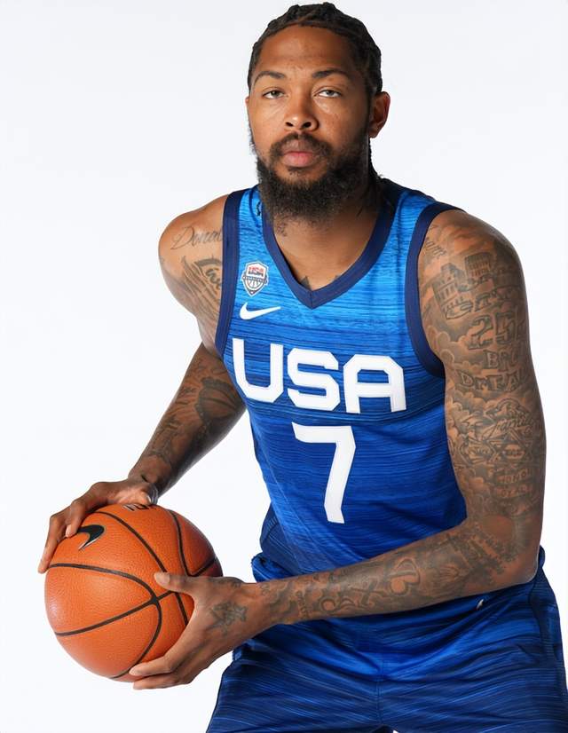 唏嘘！美国头号球星沉沦，空篮不中颜面扫地，4战16分遭弃用