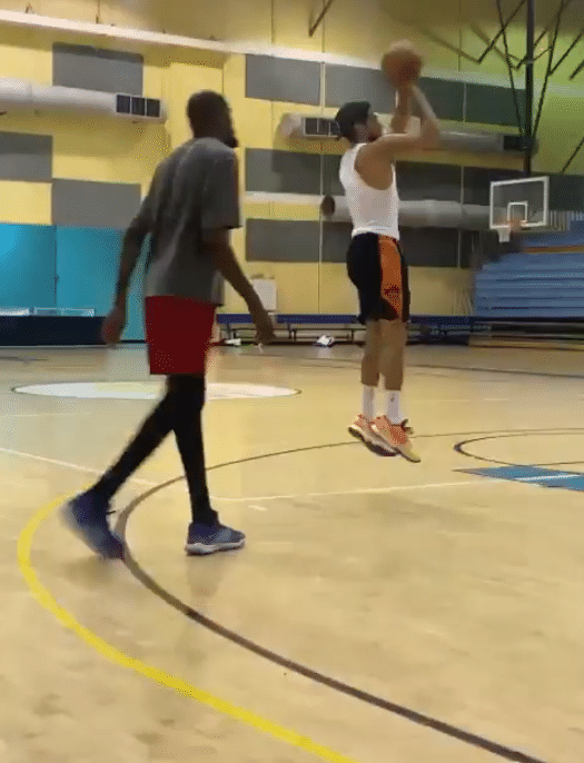 杜兰特布克合练视频曝光：相约苦练提前备战新赛季 获巨头再冲总冠军