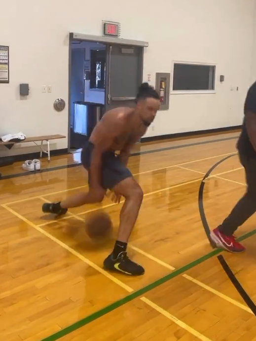 狄龙赤膊最新训练曝光！33秒连中7三分 美媒：他的复仇赛季要来了