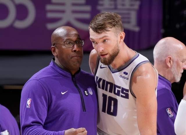 无悬念！冠军助教救活鱼腩，终结16年耻辱纪录，詹皇力挺恩师拿奖