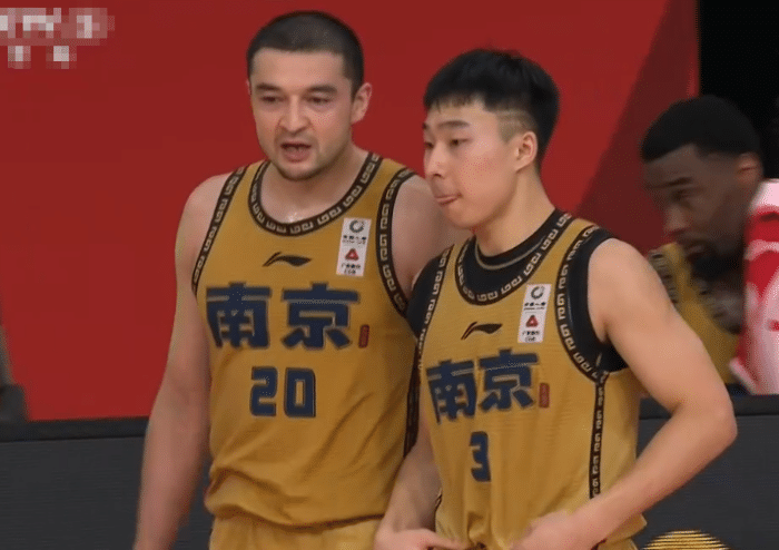 梅奥缺阵辽宁大胜，郭艾伦19中7得19分，同曦惨遭11连败