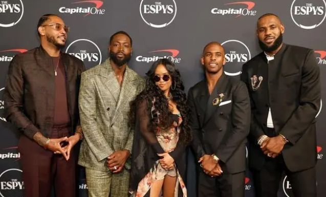 詹姆斯正式祝贺韦德入选名人堂：透露开心之情 坦言要尖叫着恭喜他