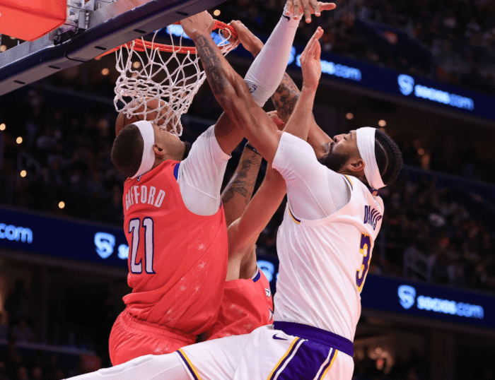 浓眉55+17引狂赞！詹皇夸赞无所不能 魔术师：他已领跑MVP争夺战