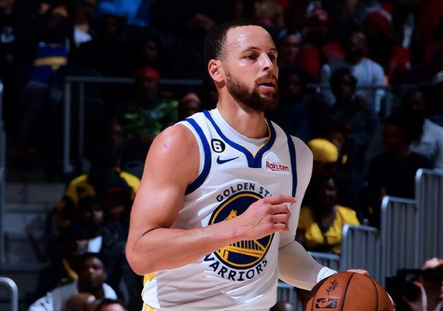 崩盘！勇士创77年耻辱纪录，库里6失误梦游，遭吹羊摇手指羞辱