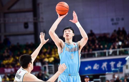 09年，巴特尔全运会出场费340万，如今代表辽篮的周琦能拿多少？