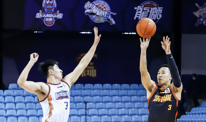 CBA大黑马极速狂飙，8连胜！反超广东升至第二，搅翻联盟格局