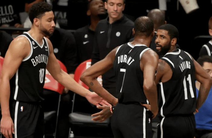 篮网宣布欧文仍被禁赛：渴望归队但遥遥无期 独行侠对西蒙斯没兴趣