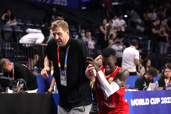 施罗德回应吓到诺维斯基！公开澄清：不是故意吓唬传奇 都是我的错