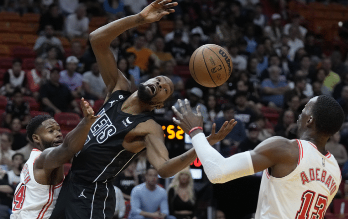 医学专家推断杜兰特伤情： 一年前悲剧或重演 当时伤停6周连缺21场