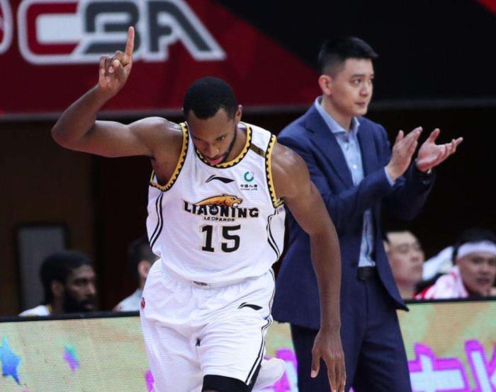 CBA热闻不断！富邦官宣大外援，深圳签回萨林杰，火箭旧将有意回归！