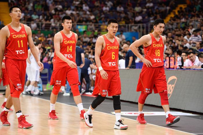 姚明得出面了！2支球队想抢周琦！